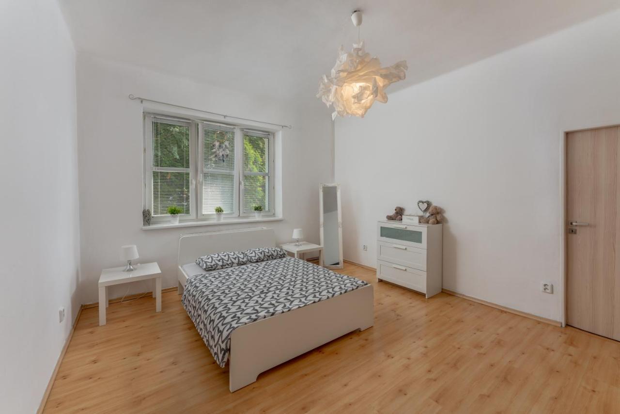 Apartman S Terasou Olomouc Bagian luar foto