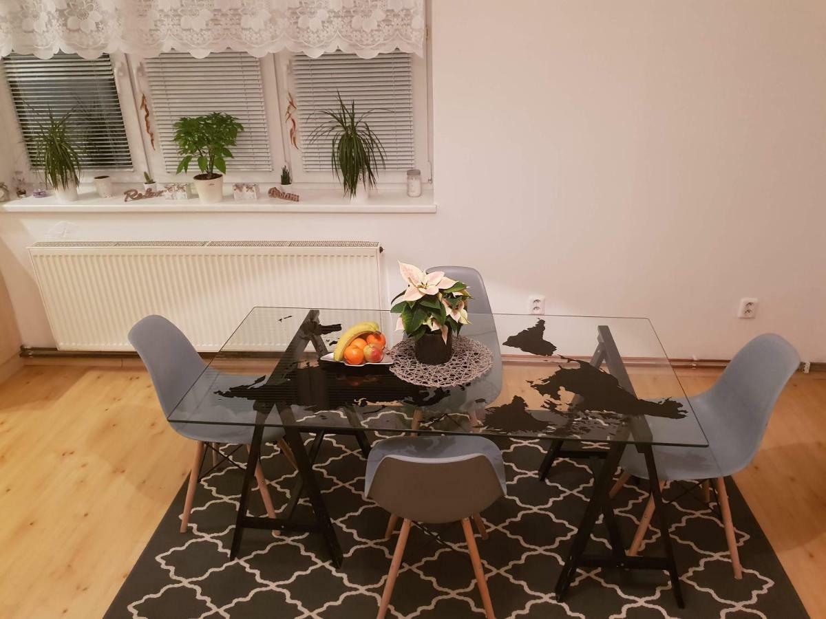 Apartman S Terasou Olomouc Bagian luar foto